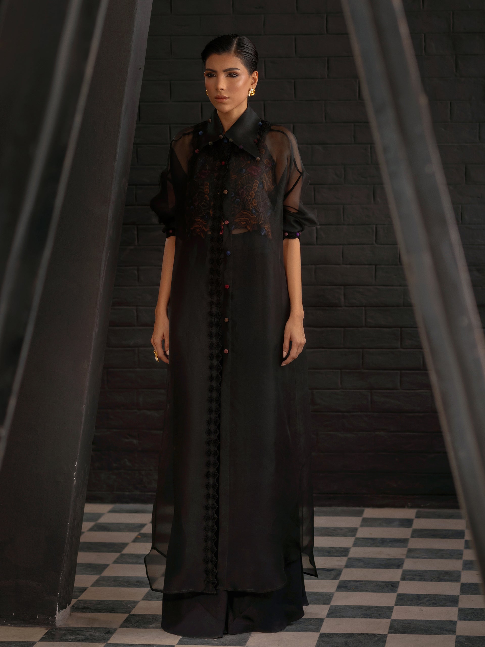 Ilara - Black Secondary image