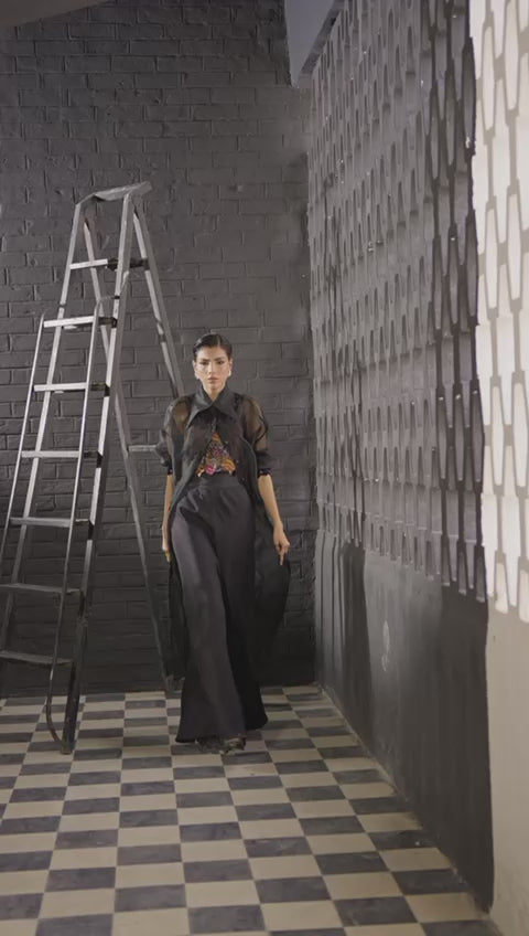Ilara - Black