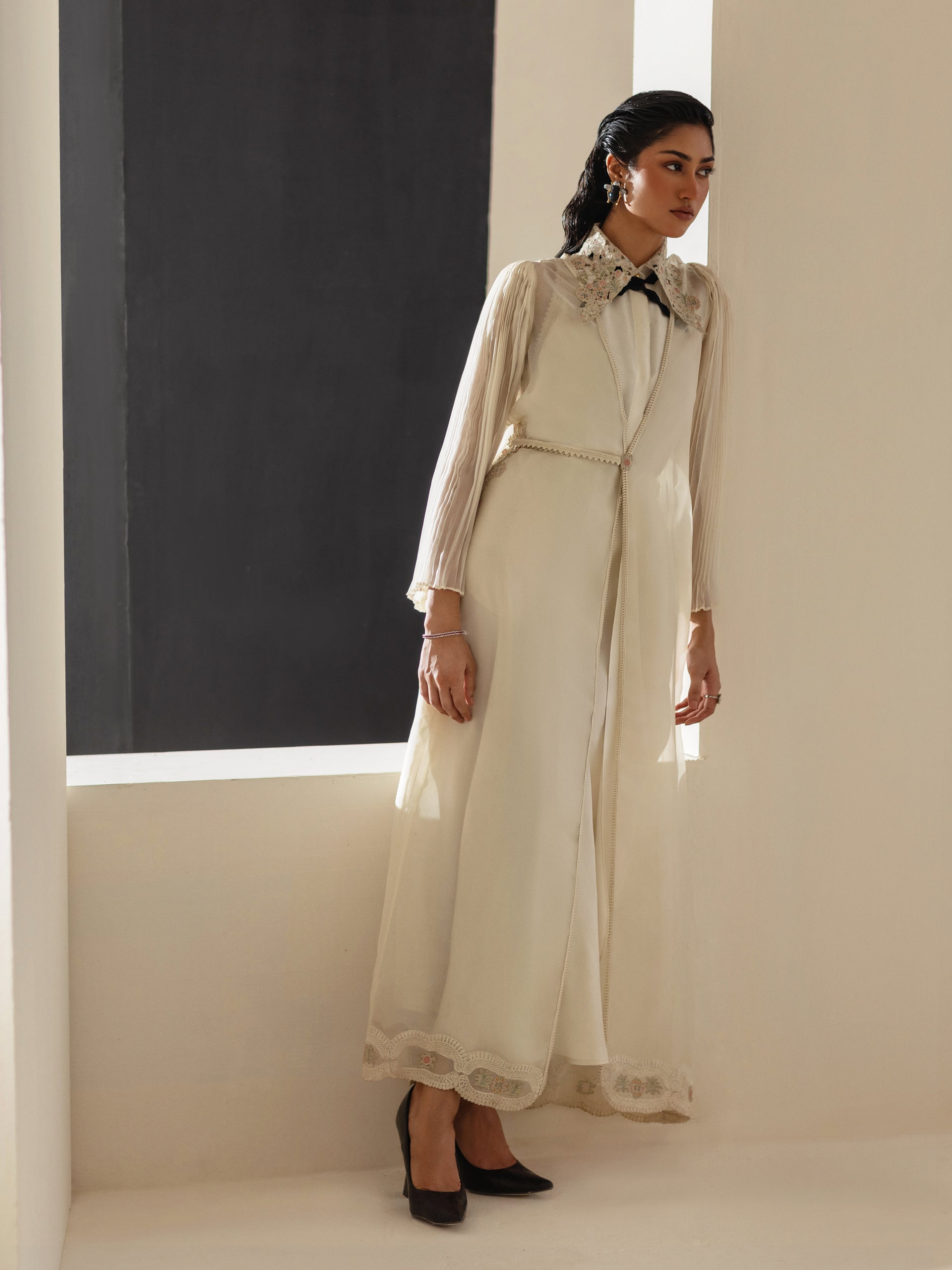 Reyna - Ivory Secondary image